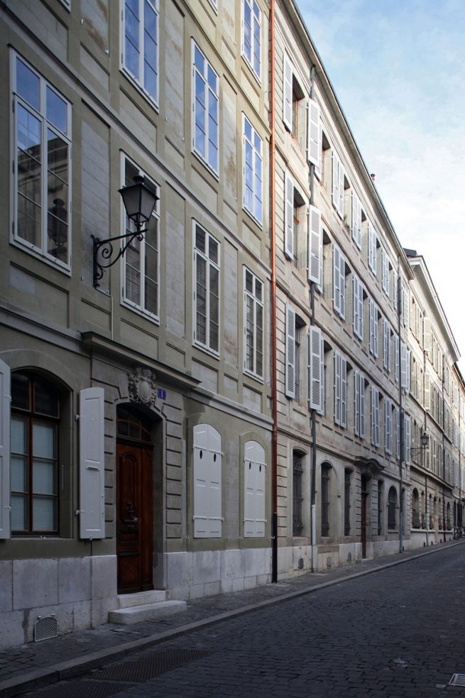 Appartement rénovation en Vielle Ville de Genève et restauré par l'atelier Siebold architectes de Genève. Valorisation et restauration d'élément patrimoniaux