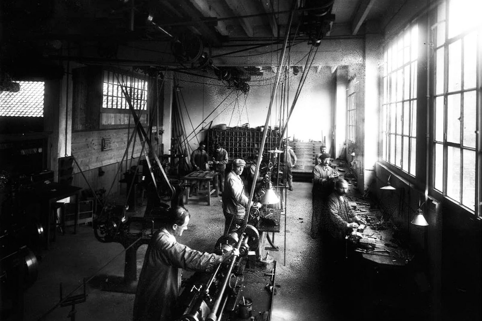 Image d'origine usine collet vers 1920 à Carouge Genève